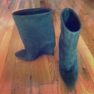 Enzo Angiolini green booties